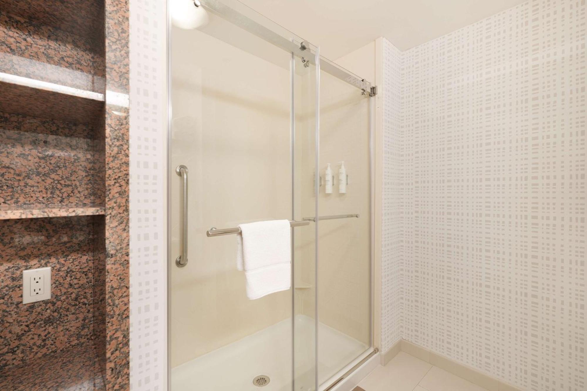 Hampton Inn And Suites Tulsa Central Екстер'єр фото