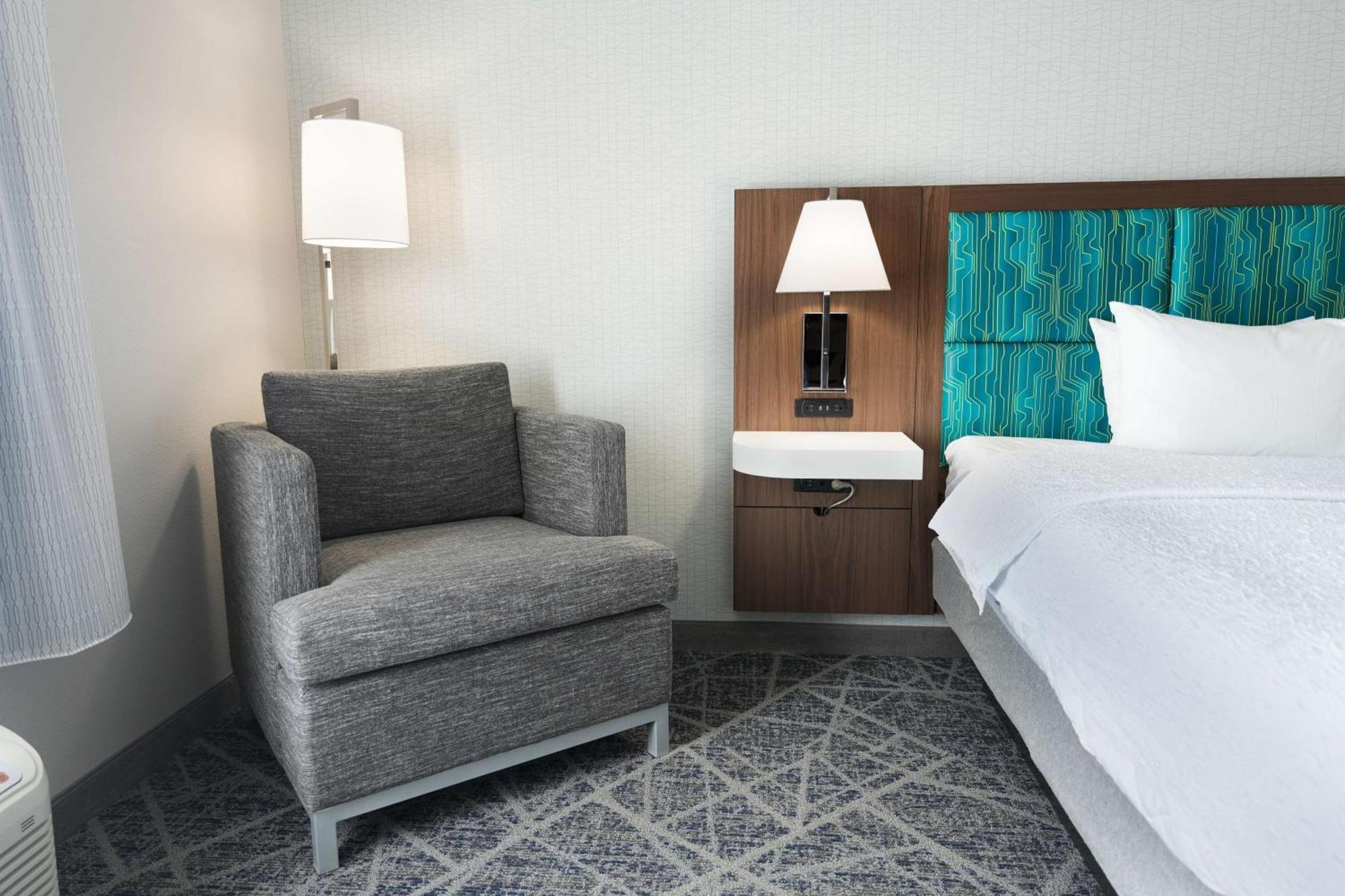 Hampton Inn And Suites Tulsa Central Екстер'єр фото