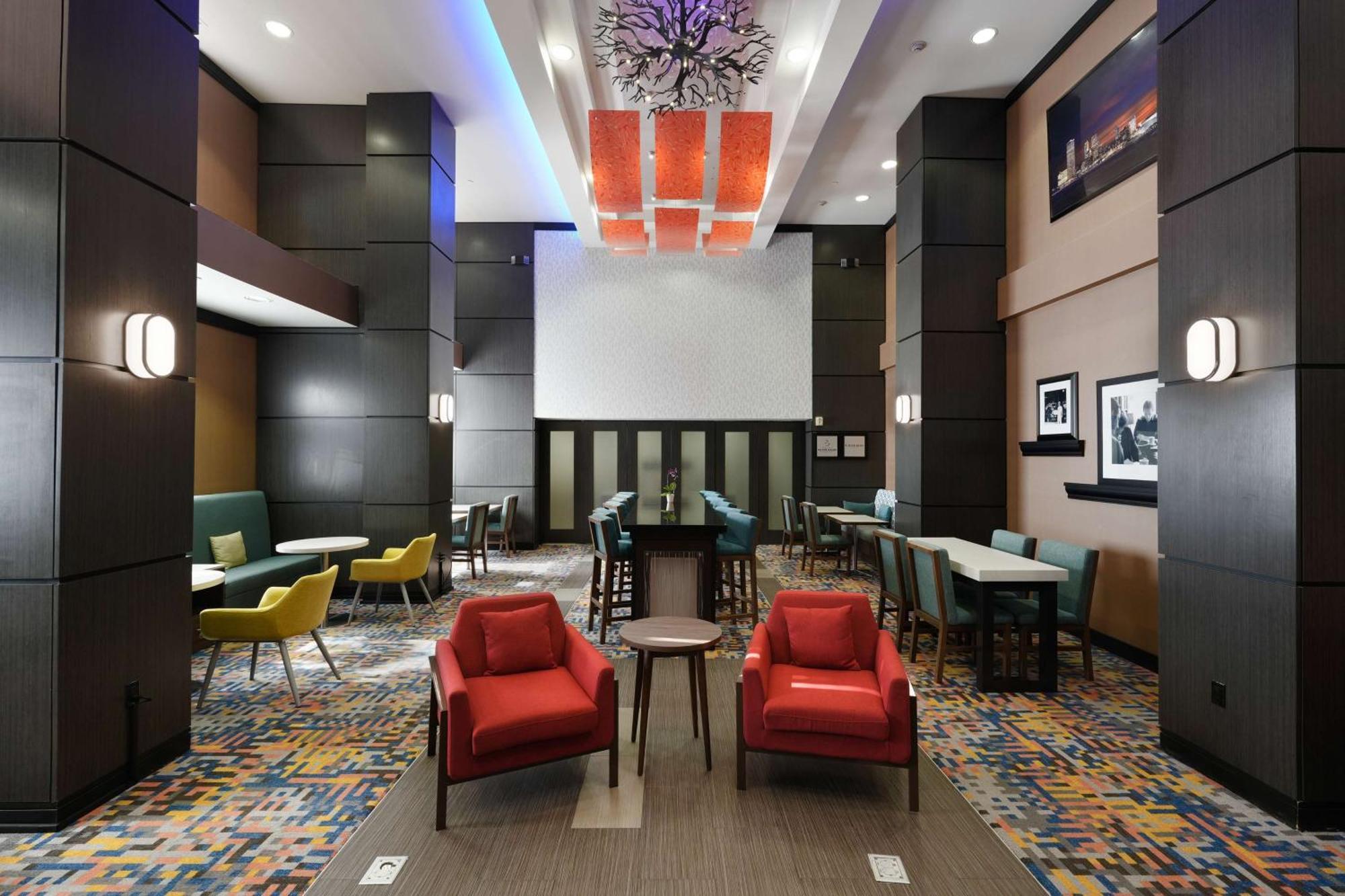 Hampton Inn And Suites Tulsa Central Екстер'єр фото
